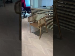 अखरोट लेक 0.3cbm रेस्तरां कंद भोजन कुर्सी आर्मरेस्ट के साथ